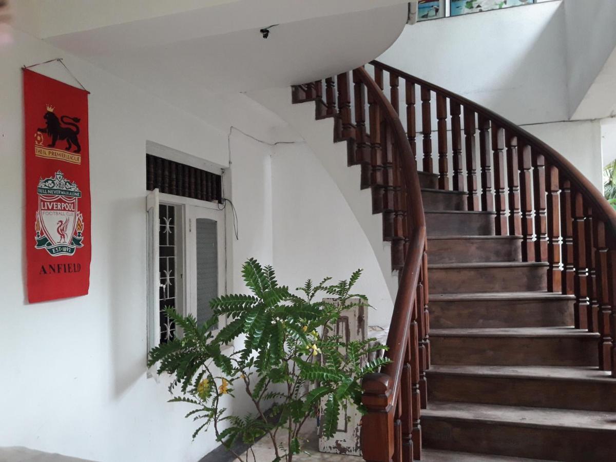 Sea Front Hikkaduwa Apartment Exterior photo