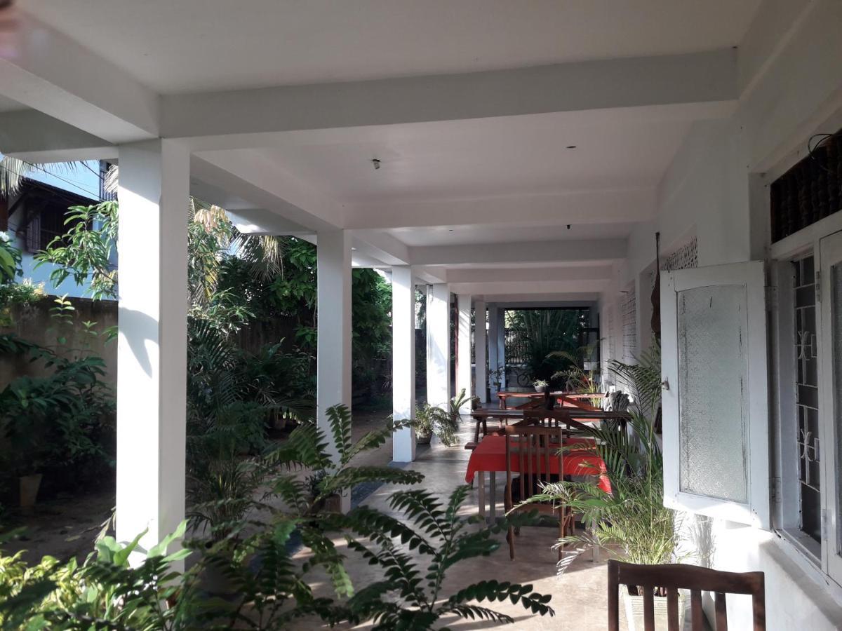 Sea Front Hikkaduwa Apartment Exterior photo
